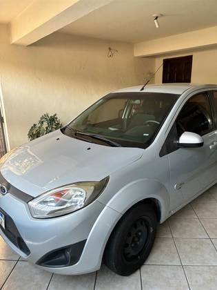 FORD FIESTA 1.6 ROCAM SE 8V FLEX 4P MANUAL FORD FIESTA 1.6 ROCAM SE 8V FLEX 4P MANUAL